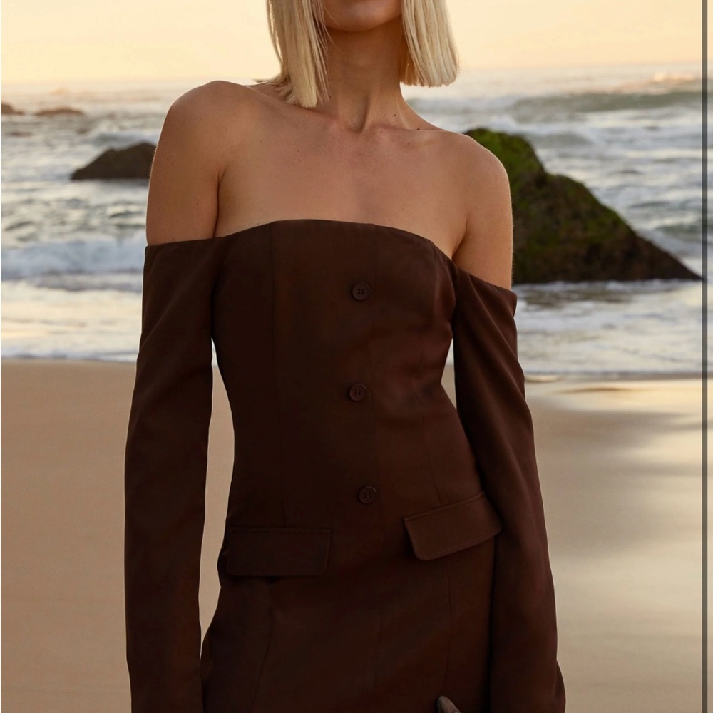 Elegant Off-Shoulder Brown Dress